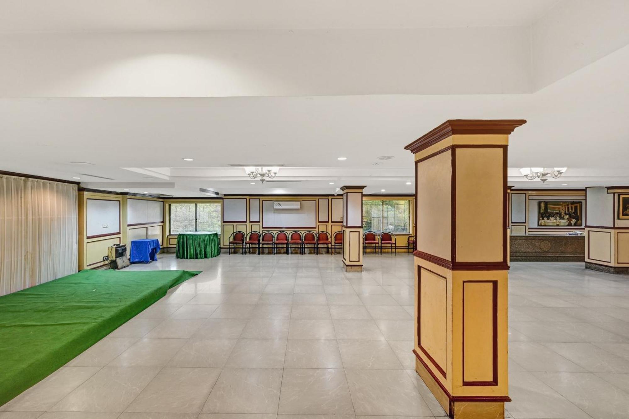 Super Townhouse Oak Hotel Belsons Taj Mahal سيكَندراباد المظهر الخارجي الصورة