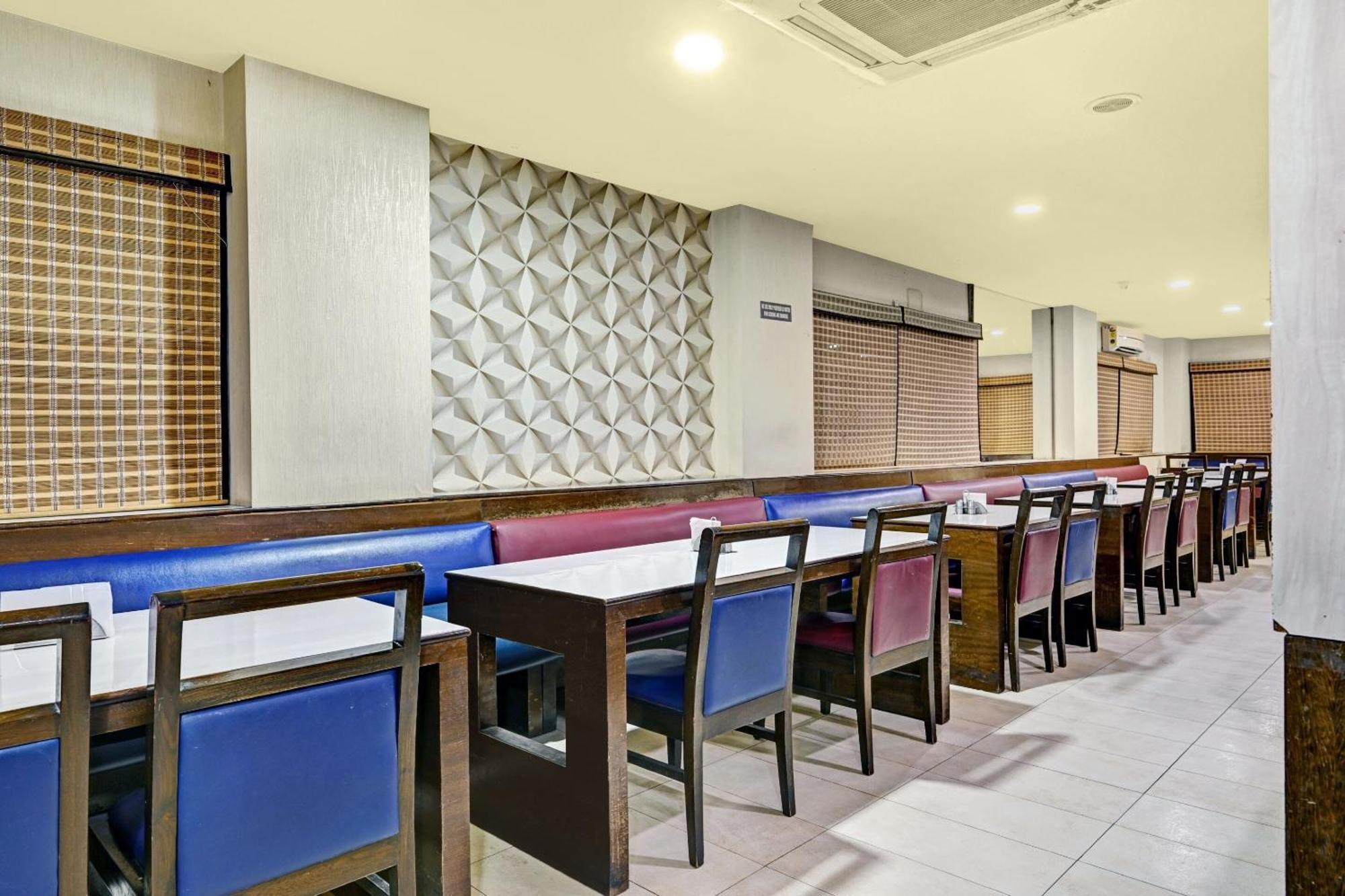 Super Townhouse Oak Hotel Belsons Taj Mahal سيكَندراباد المظهر الخارجي الصورة