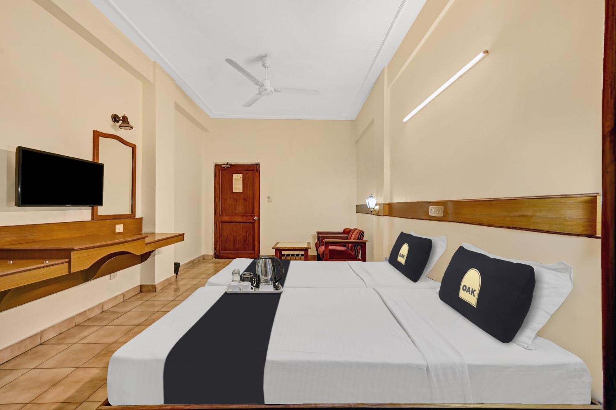 Super Townhouse Oak Hotel Belsons Taj Mahal سيكَندراباد المظهر الخارجي الصورة