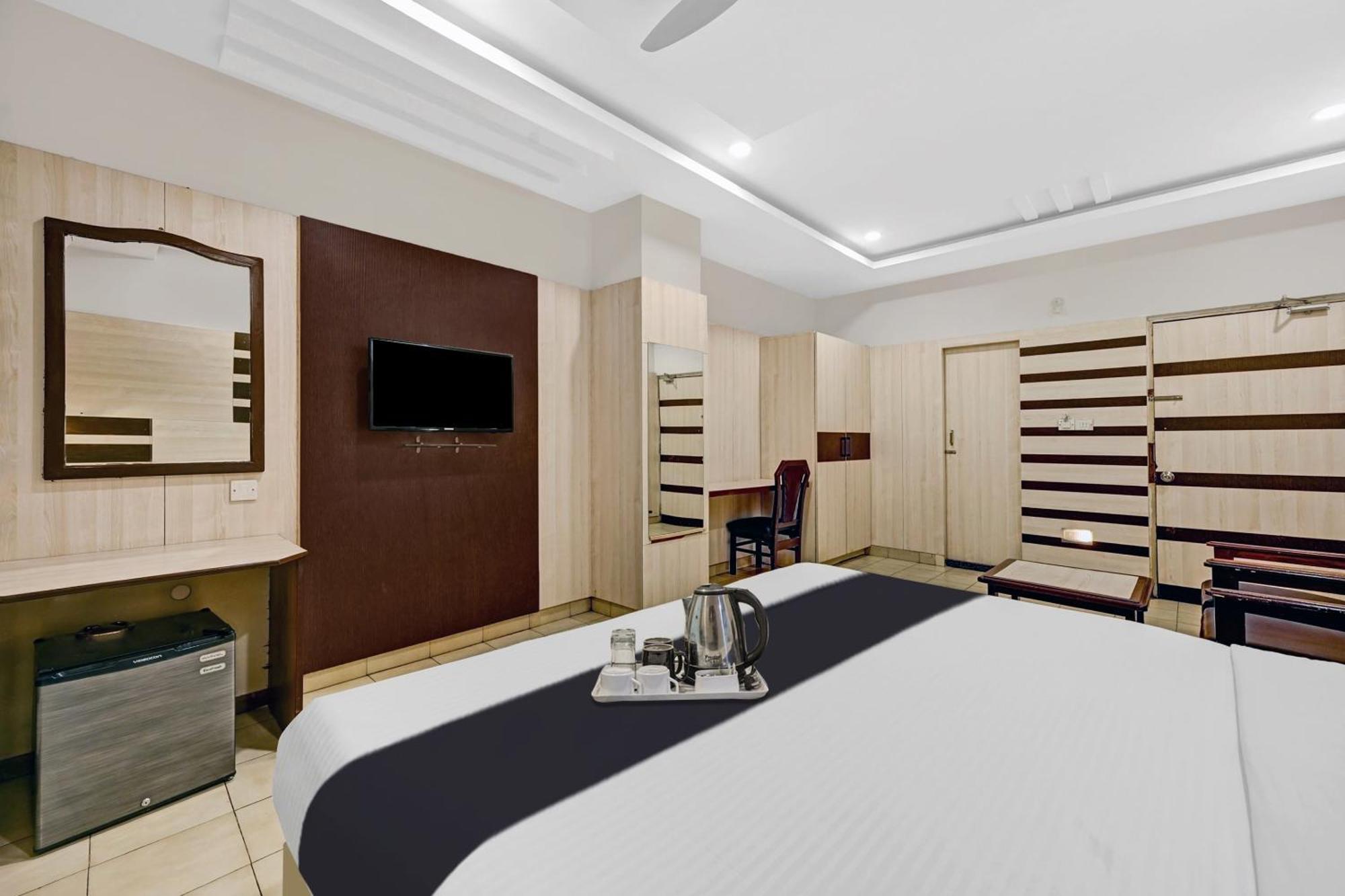 Super Townhouse Oak Hotel Belsons Taj Mahal سيكَندراباد المظهر الخارجي الصورة