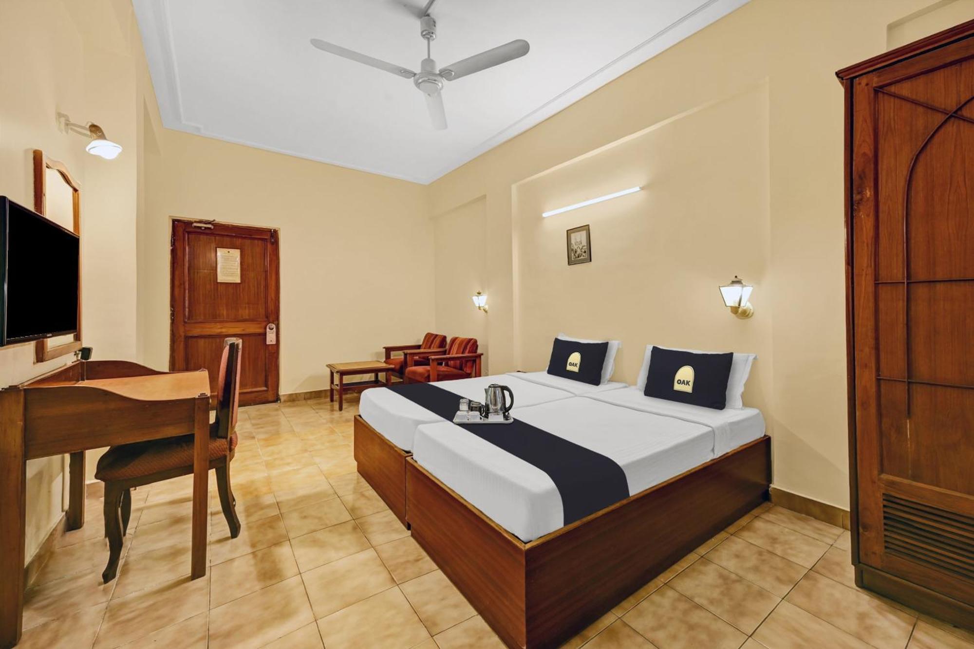 Super Townhouse Oak Hotel Belsons Taj Mahal سيكَندراباد المظهر الخارجي الصورة